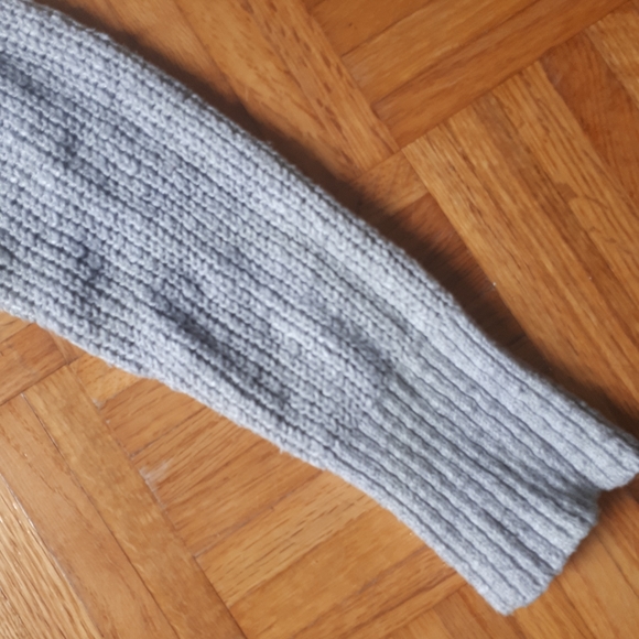 American Eagle Cropped Knit Sweater - Picture 3 of 3